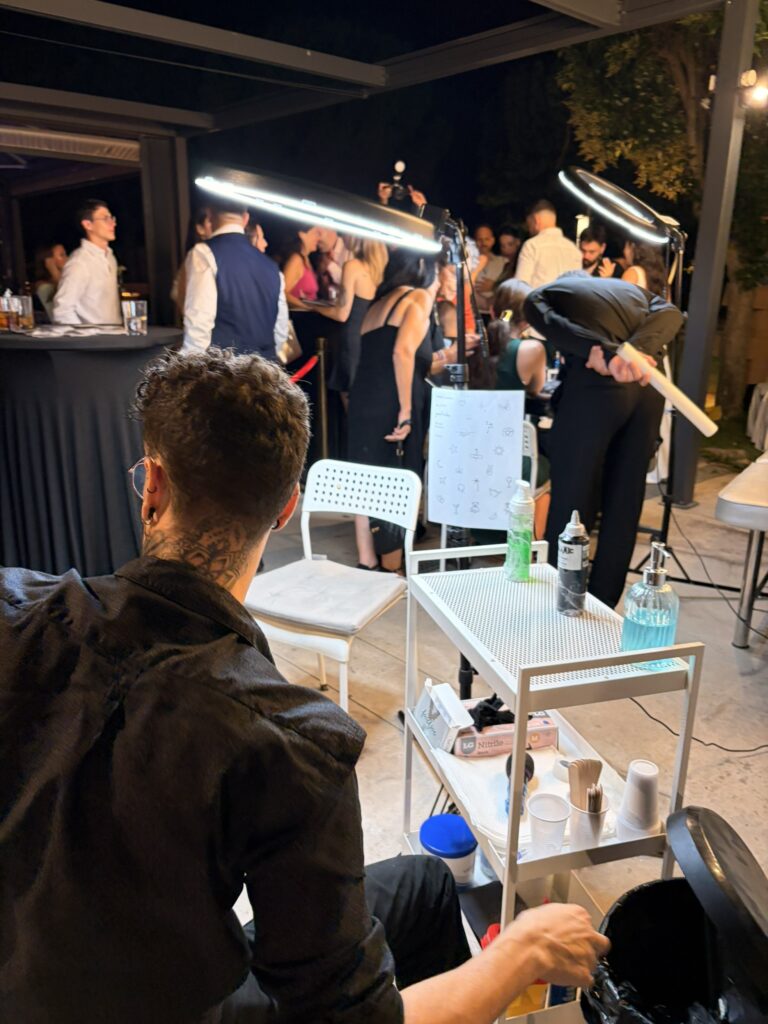 Fiesta nocturna con tatuajes